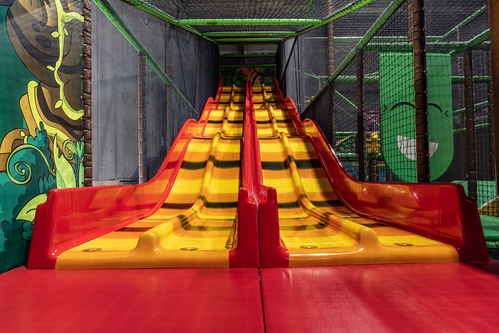 Jump tower - air bag au trampoline park You Jump