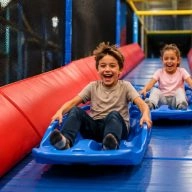 piste luge enfant aire de jeux