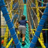 Montée infernale enfant grimpant aire de jeux you kids