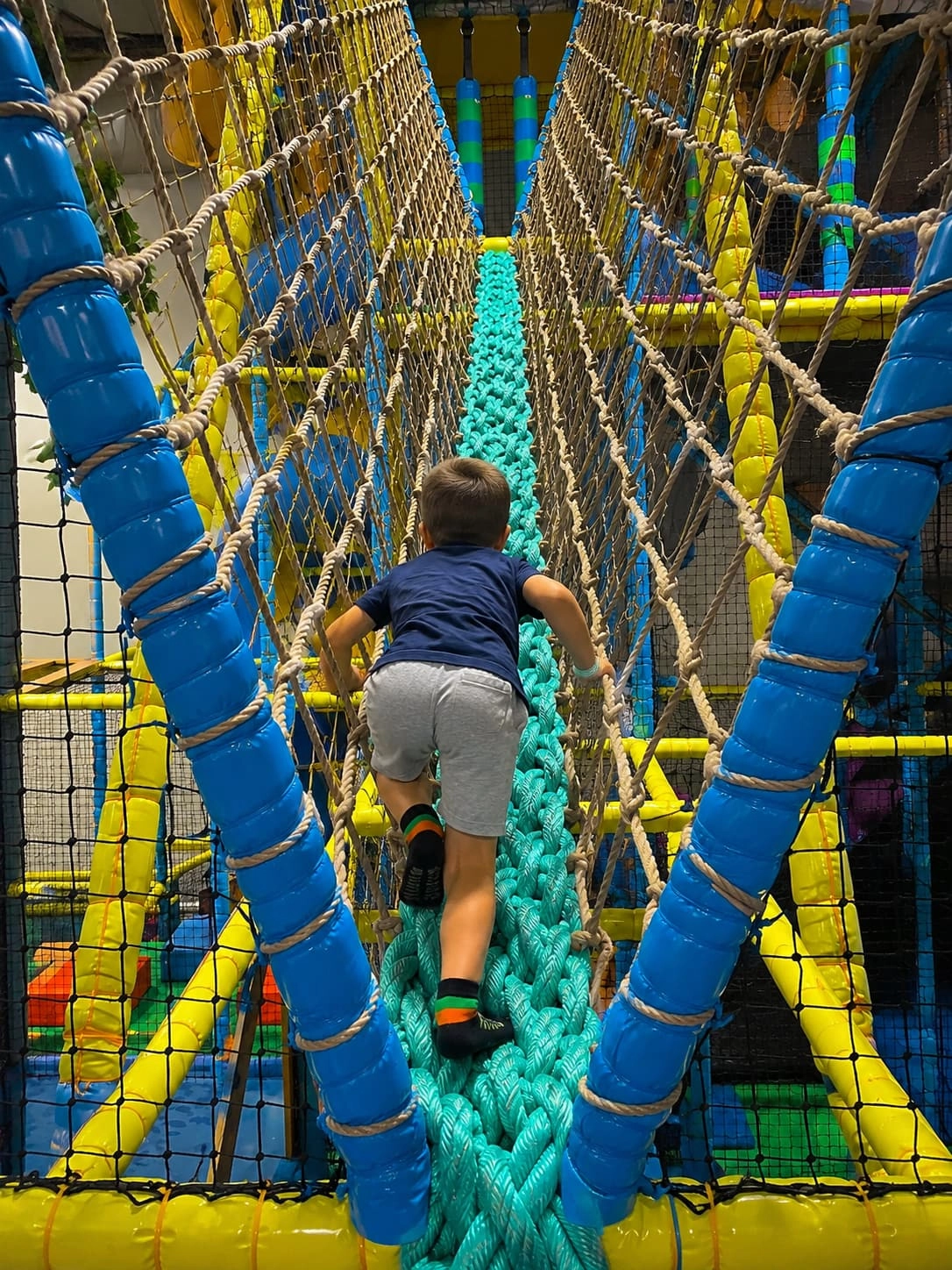 Montée infernale enfant grimpant aire de jeux you kids