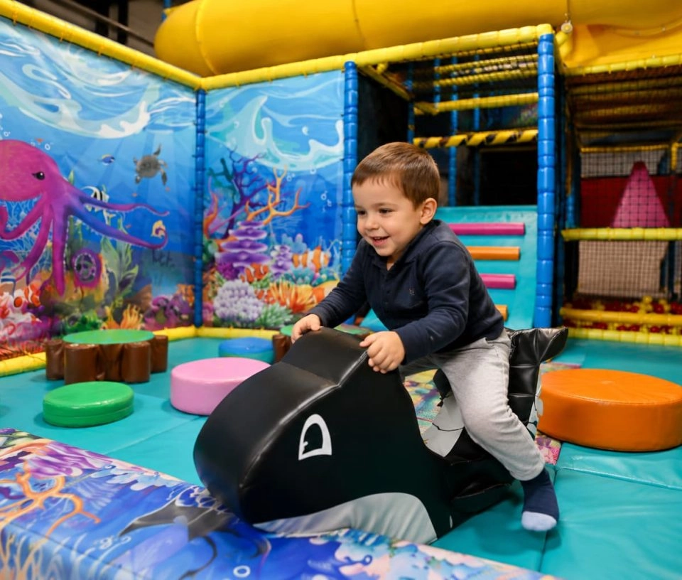 espace bambin aire de jeux pour enfant