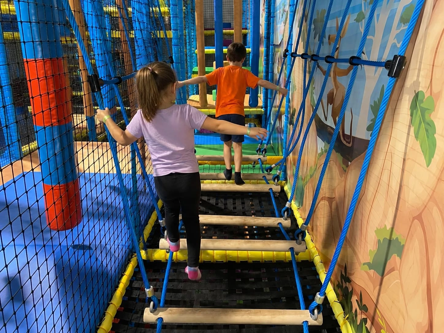 Le petit pont, escalade indoor parc de jeux